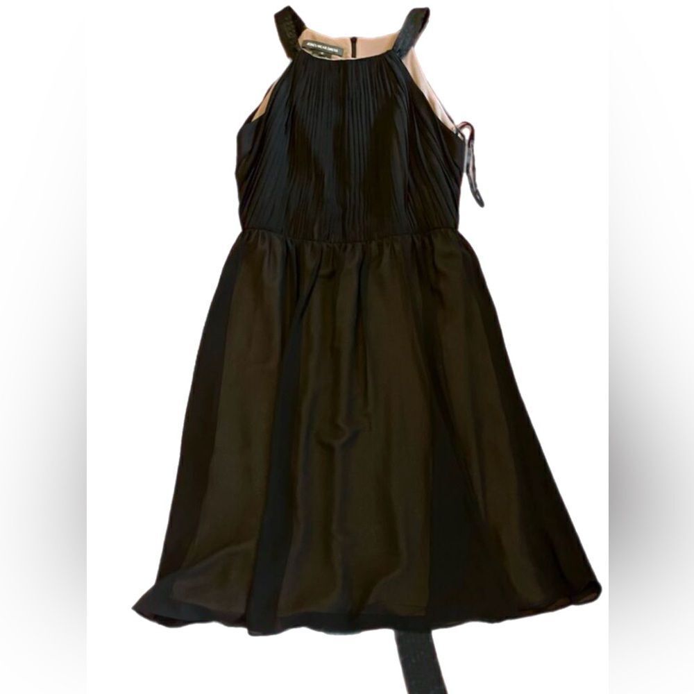 Jones Wear Black Pleated Sleeveless Formal Dress size 6.
